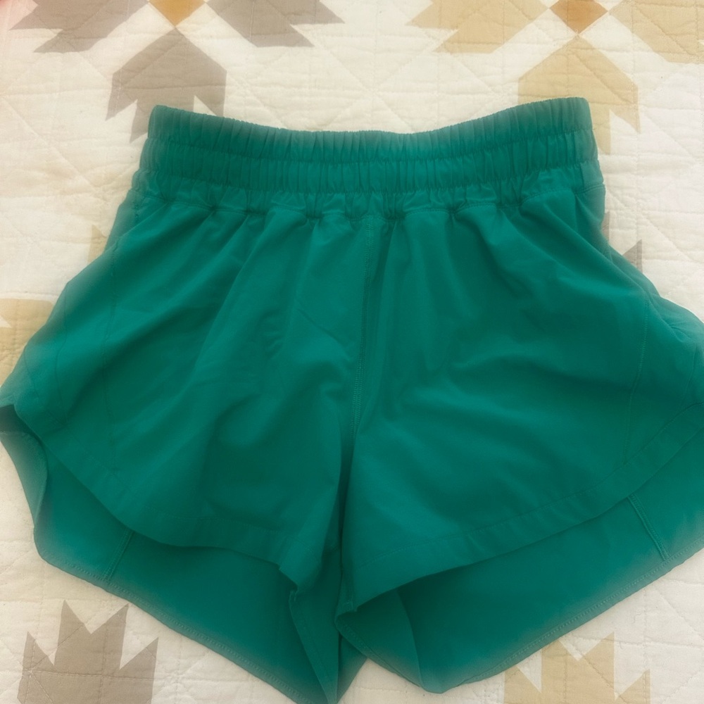 Lululemon Track That HR Short 3” Sz 8